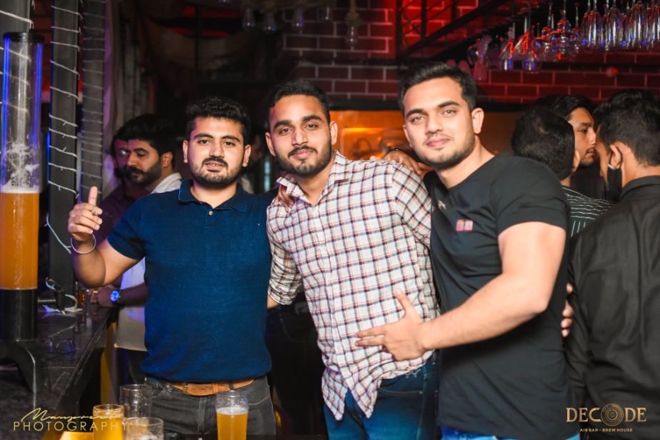 Jimmy Asija Visited Decode Air bar For Mera Fuji Calling Promotion Jimmy Asija Visited Decode Air